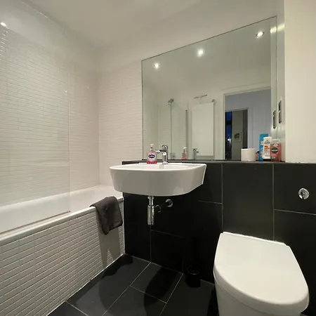 Penthouse W/ Parking * Sheffield